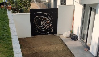 thumb Gül Desenli Lazer Kesim Ferforje Kapı